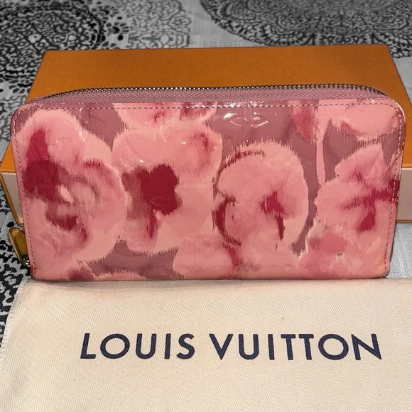 Louis Vuitton LV Monogrammed Vernis Pink Ikat Flower Zippy Wallet
