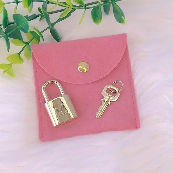 Louis Vuitton Padlock‎ And Key #309