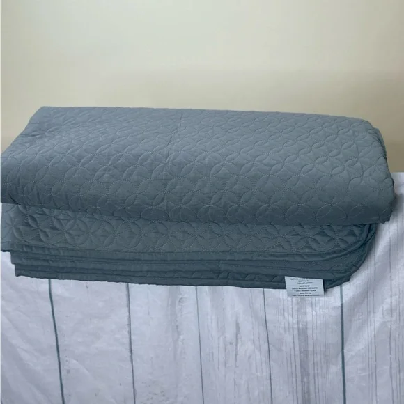 King Size Reversible Bed Ensemble Coverlet in Gray