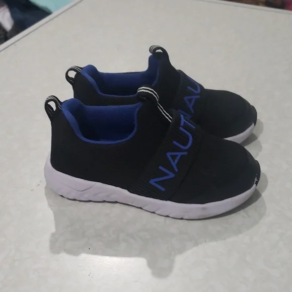 Boys' Nautica Toddler Slip-On Sneakers‎ size 7