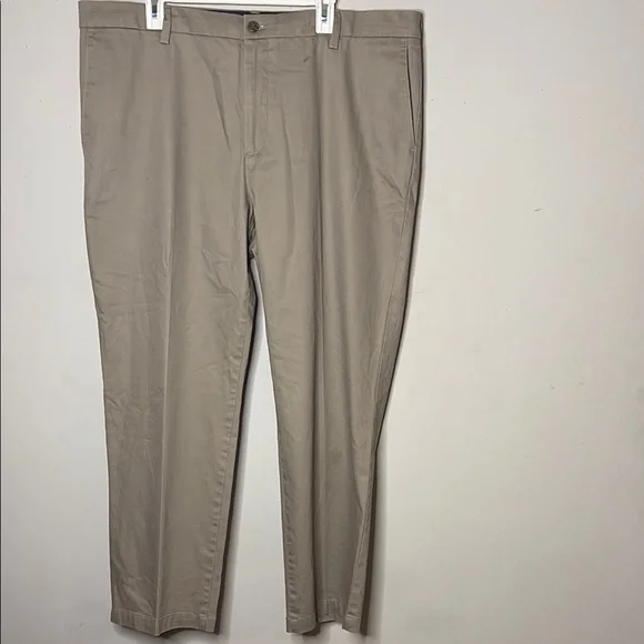 Dockers Men's Khaki Chinos