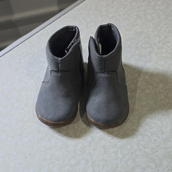 Carter's Every Step Stage‎ 1 Crawl Fashion Boots Size 4