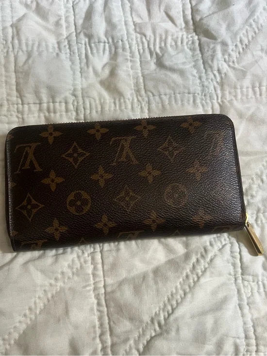 Louis Vuitton Monogram Canvas Zip Around Wallet in Brown