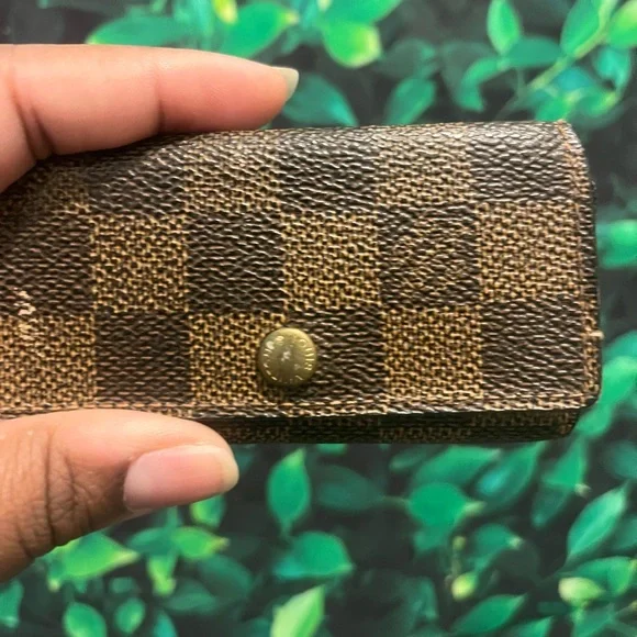 Lv damier ebene keyholder