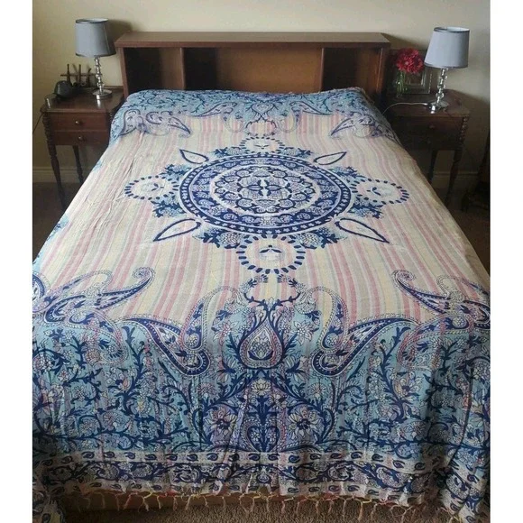 UO Home Urban Outfitters 100% Pure Cotton Woven Lightweight Fringe Throw‎ 70x72