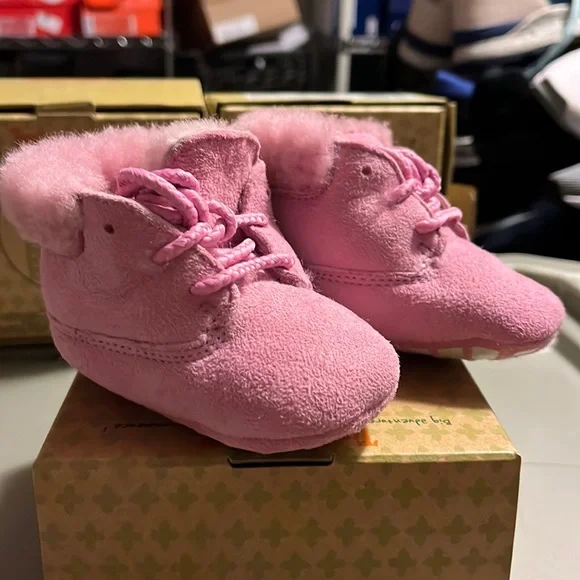 Timberland Infant Shearling Crib Booties Shoes Boots Baby 6-9 Month Girls Size 2
