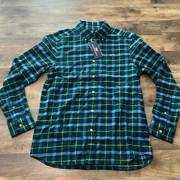 Vineyard Vines long sleeve flannel button down shirt size small