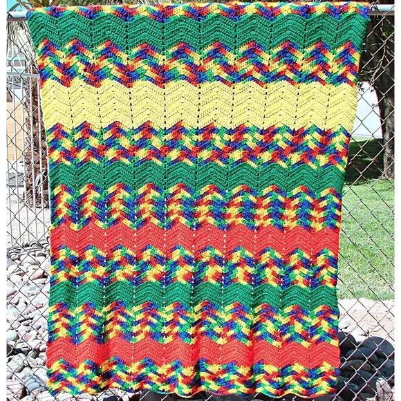 Vintage Handmade Rainbow Stripe Zig Zag Crochet Afghan Blanket Throw 76x46