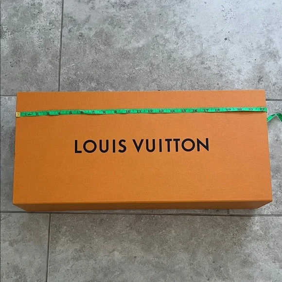 Louis Vuitton Signature Orange Box empty New no call outs