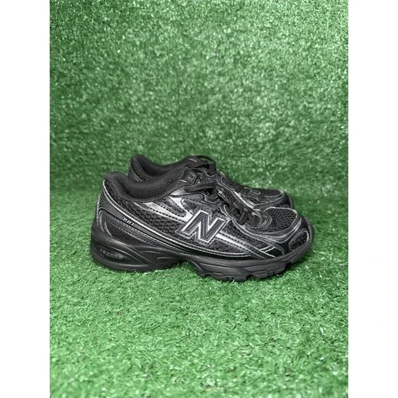 New Balance 740 Toddler Size 12C Black Walking Shoes Bungee Lace Comfort Sneaker