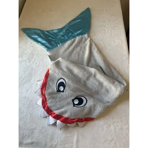 Shark Shaped Fleece Blanket Gray Blue Red for‎ Kids Teens Animal Sea Life