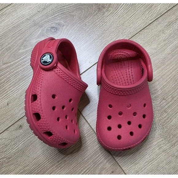 Crocs Classic Clogs Toddler size 5c Red Iconic Comfort
