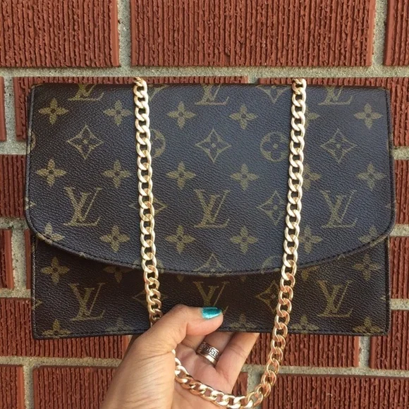 💯Authentic Louis Vuitton Vintage Clutch