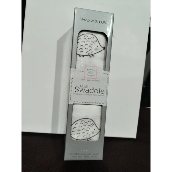 New SWADDLE DESIGNS White Gray  Sledgehog Swaddle Blanket 100% Cotton Muslin