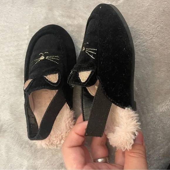 Children’s place baby girls loafers faux fur shoes sandals size 7