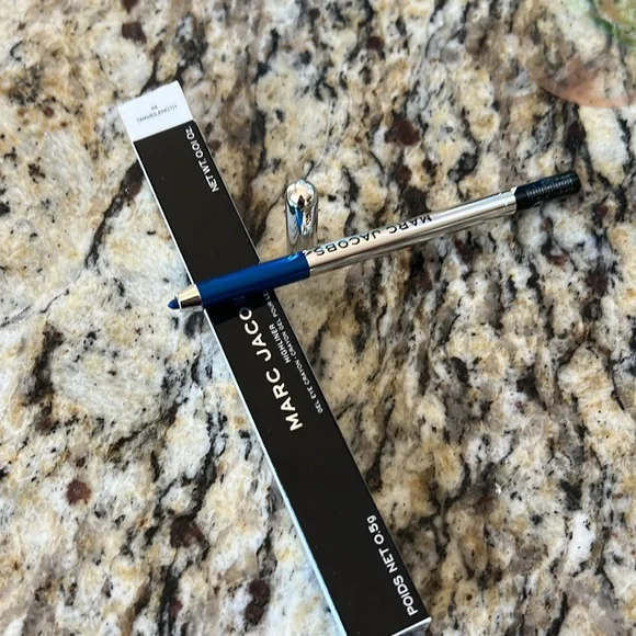💕🐶Rare! Marc Jacob’s (Wave)Length Highliner