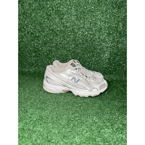 New Balance 740 Toddler Size 13C White Grey Walking Shoes‎ Bungee Lace Sneakers