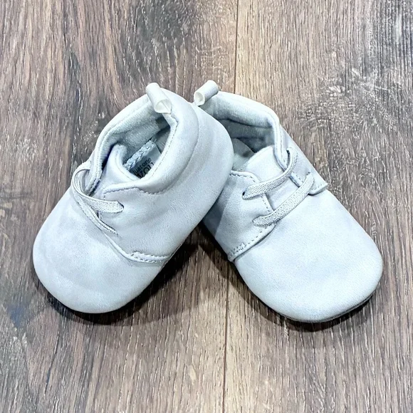 Carter's Light Gray Baby Walker Shoes Soft Sole 3-6m