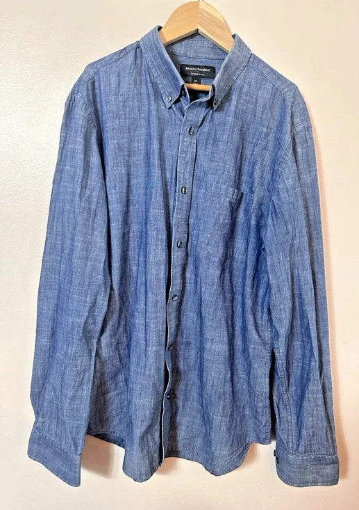 Banana Republic Mens Shirt Med Blue Chambray Tailored Slim Button Oxford Preppy