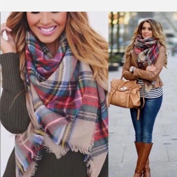 ModCloth Lock &‎ Key Tartan Blanket Scarf