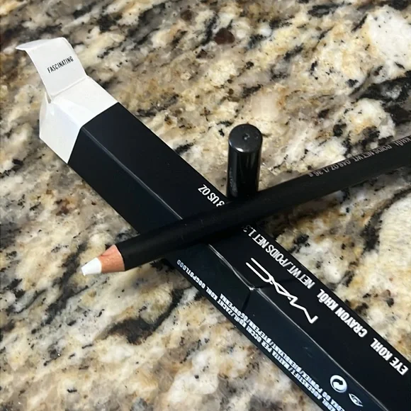 ♣️🌙Mac Fascinating Eye Kohl Crayon