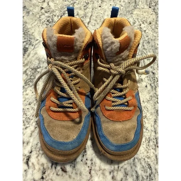 UGG Kid's Boot Size 3 Unisex‎ Boy Girl Brown Hiking Outdoors Youth Kids Walking