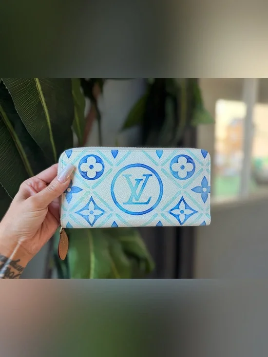 Louis Vuitton By The Pool Zippy