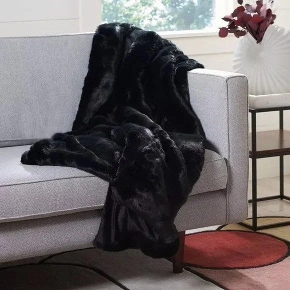 Black‎ Faux Fur Throw Blanket Luxurious For Cozy Nights