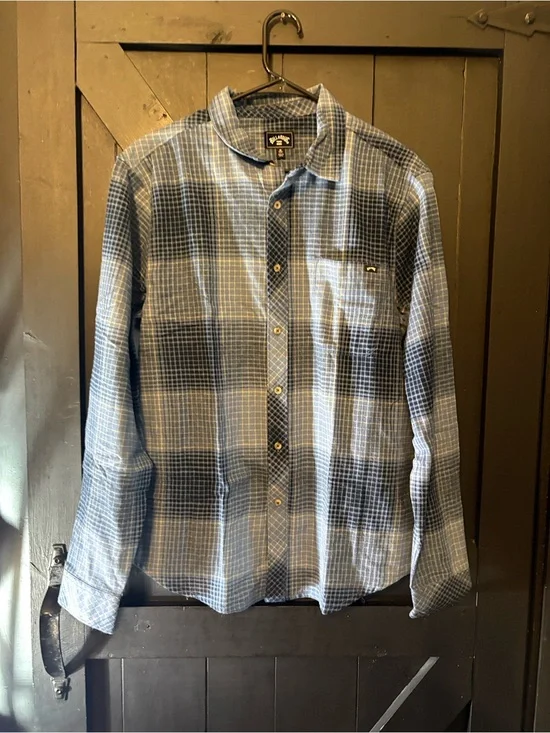 Billabong Blue Plaid Long-Sleeve Button-Down Shirt