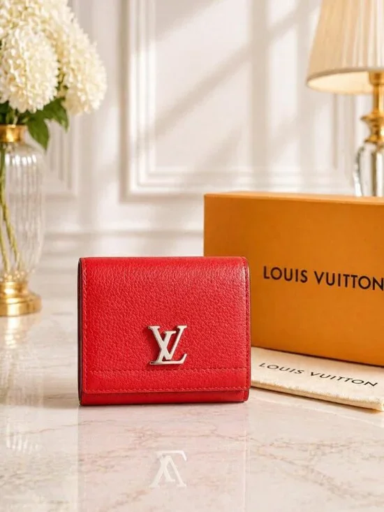 Louis Vuitton Lockme Leather Wallet 320-032325