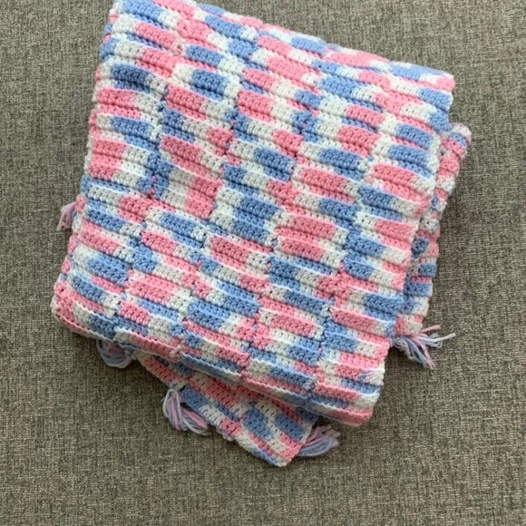 Handmade‎ Crochet Baby Blanket Pink Blue White Plaid Tassels Soft Crib