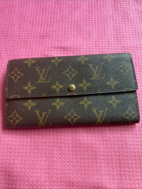 Louis Vuitton monogram Authentic. Pre-owed