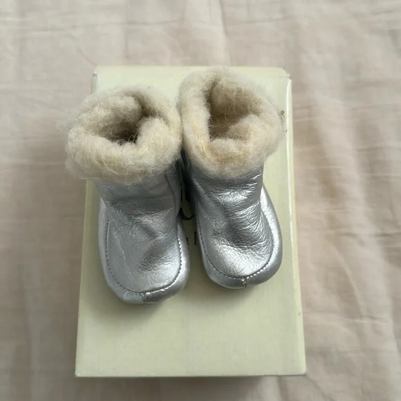 Petit nord Copenhagen fur leather boots for the baby