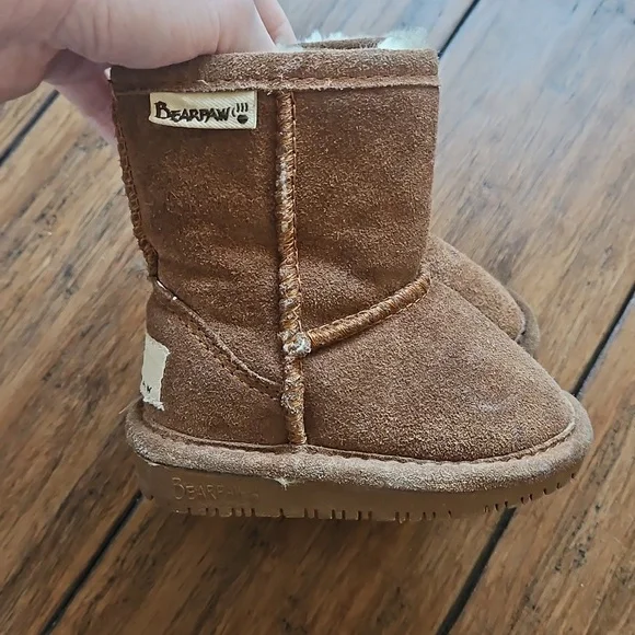 Toddler Bear‎ Paw Boots Size 5