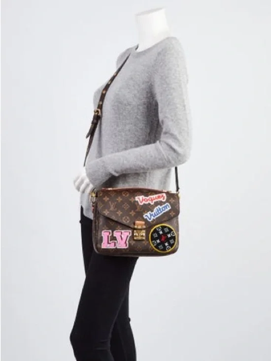 Louis Vuitton Monogram RARE Patches Pochette Metis Crossbody
