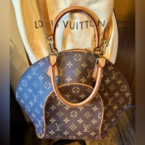 Louis Vuitton Ellipse MM w/Branded Dust Bag & Crossbody Stap