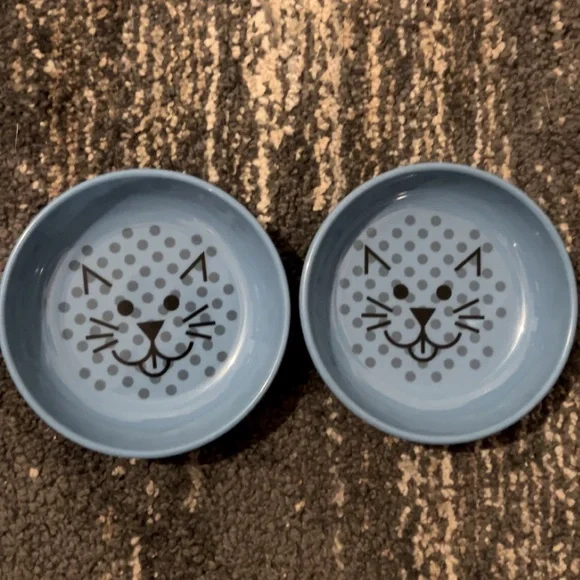2 non-slip silicone bottom cat/kitten bowls