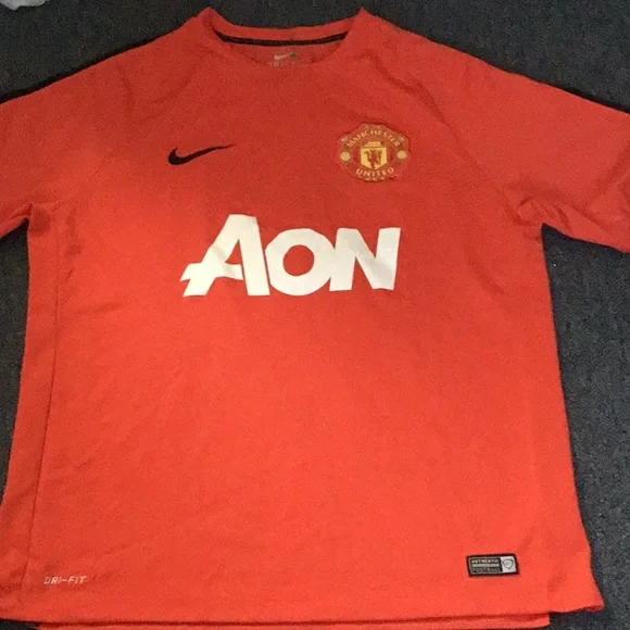 MANCHESTER UNITED JERSEY.