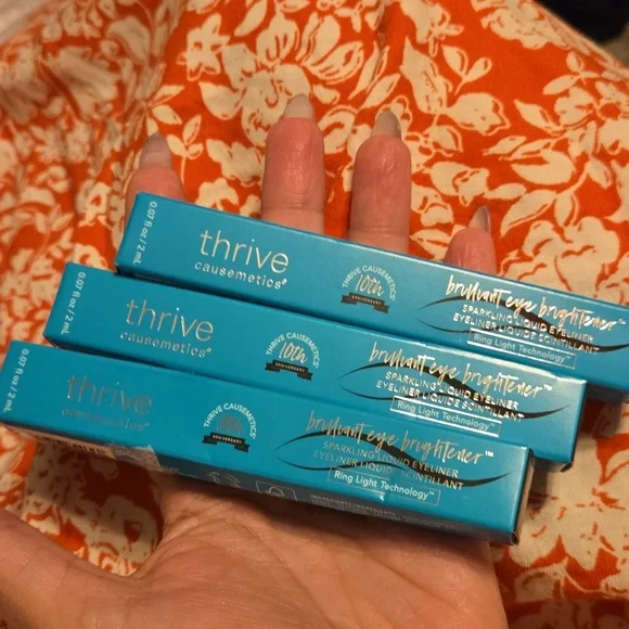 Three Thrive Brilliant Eye Brightener Sparkling Liquid Eyeliners In Dominique