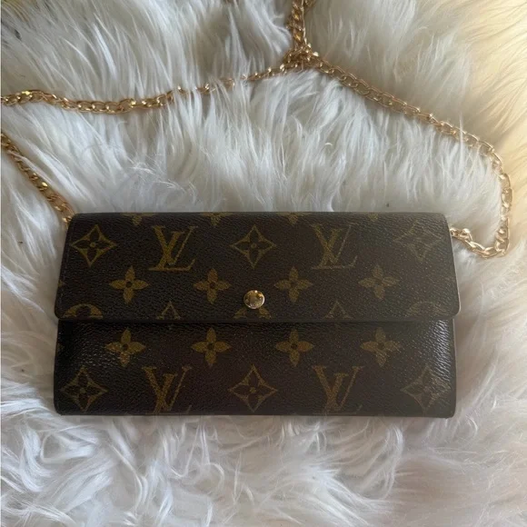 Authentic Louis Vuitton Brown Monogram‎ Wallet
