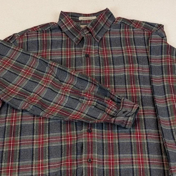 LL Bean Traditional Fit Plaid Flannel Button‎ Down Shirt Men Red Green Gray Work