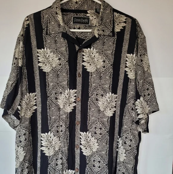 OP Black and Cream Short-Sleeve Button-Down Hawaiian Shirt 100% Rayon Size L