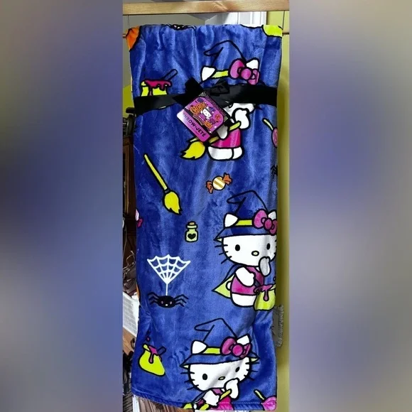 New Hello Kitty Halloween Witch Spiders Purple 60