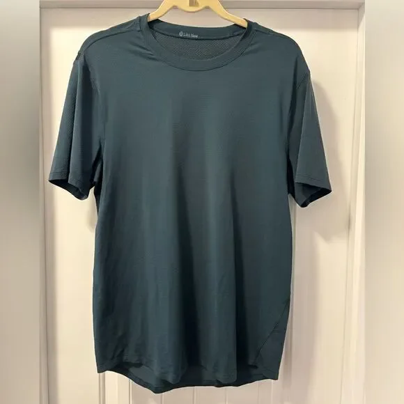 Lululemon Men’s Like New Yoga Short Sleeve Shirt