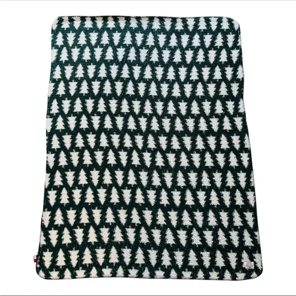 Tommy Hilfiger Green and White All Over Christmas Tree Pattern 48x62 Blanket
