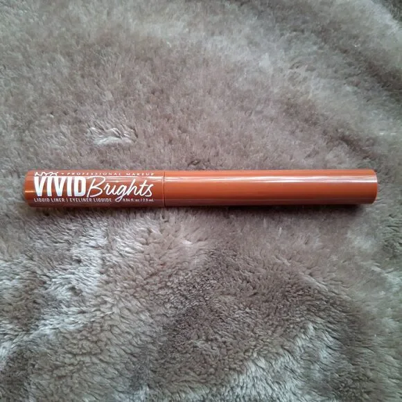 NYX Vivid Brights Eyeliner On Red - Liquid Liner 0.06 fl oz Bold New Unsealed
