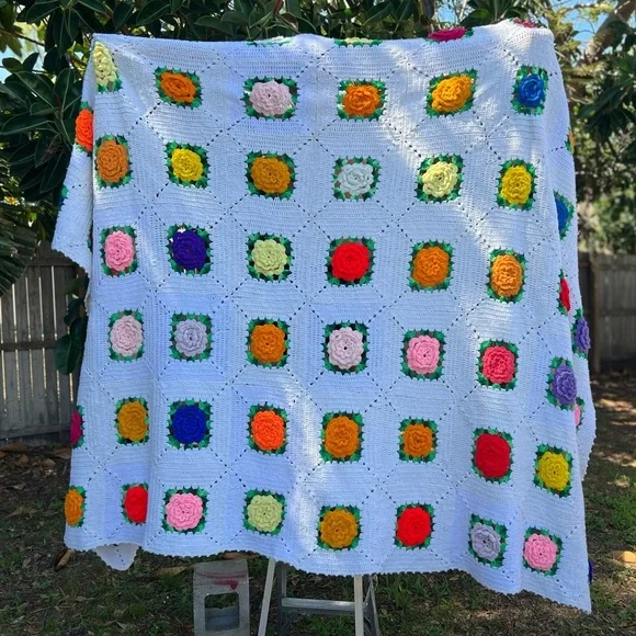 Vintage Handmade Crochet Granny Square Flower Blanket White 3D Roses Throw