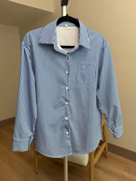 Women’s | Blue & White Striped Button Down Shirt | Size Small