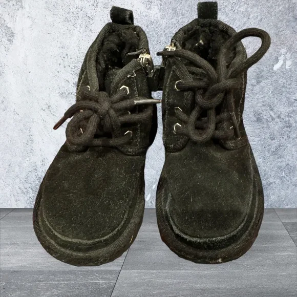 Ugg Neumal kids black Suede Boots