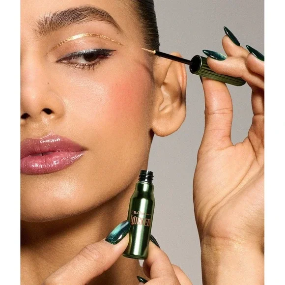 R.E.M. BEAUTY x Wicked: For Good Emerald City Metallic Eyeliner Set *NEW*